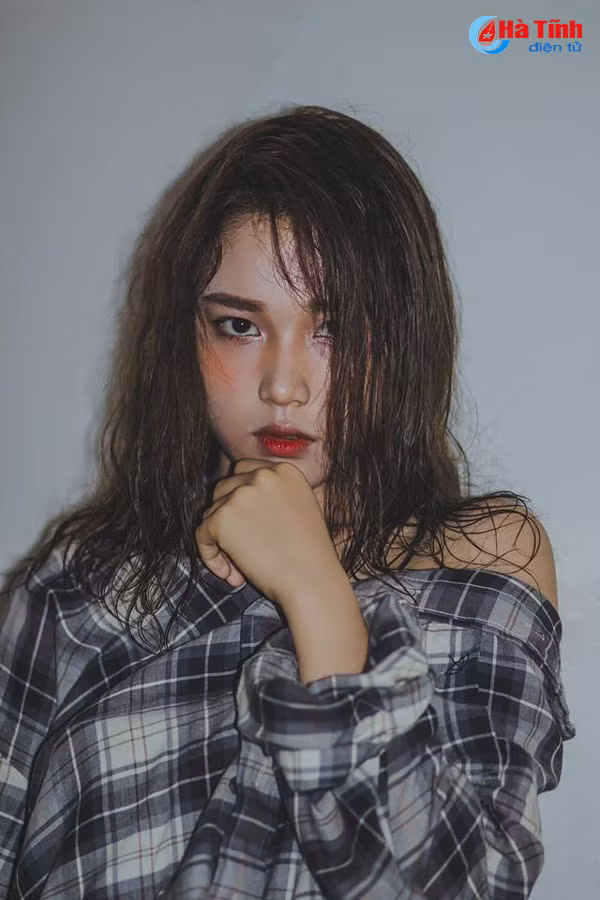 phat sot voi doi ban hotgirl ha tinh giong nhau nhu chi em song sinh