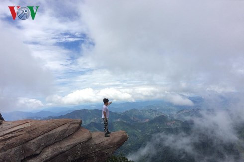song cham o thung lung mai chau