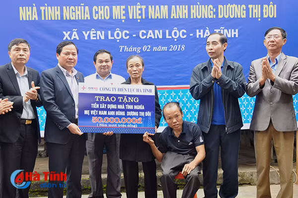 trao 100 trieu dong ho tro xay 2 nha nhan ai tai can loc