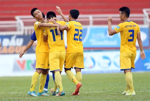 van duc xuan manh toa sang slna thang tran thu 2 o afc cup