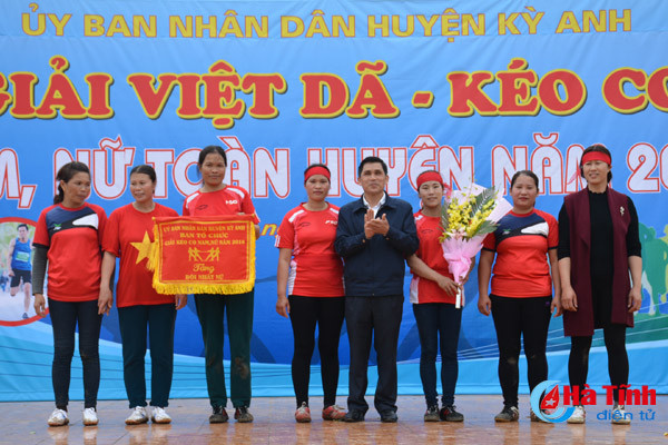 hap dan man keo co tai ngay hoi the thao huyen ky anh