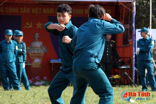 luc luong vu trang ha tinh ra quan huan luyen nam 2018