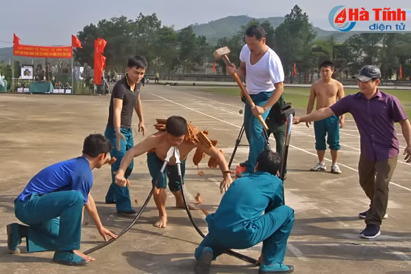 luc luong vu trang ha tinh ra quan huan luyen nam 2018