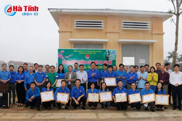 tuoi tre ha tinh soi noi huong ung thang thanh nien 2018