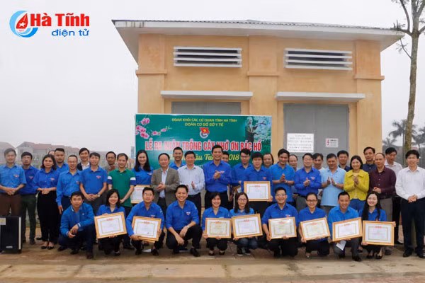 tuoi tre ha tinh soi noi huong ung thang thanh nien 2018