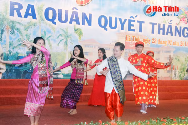 dem giao luu ra quan quyet thang