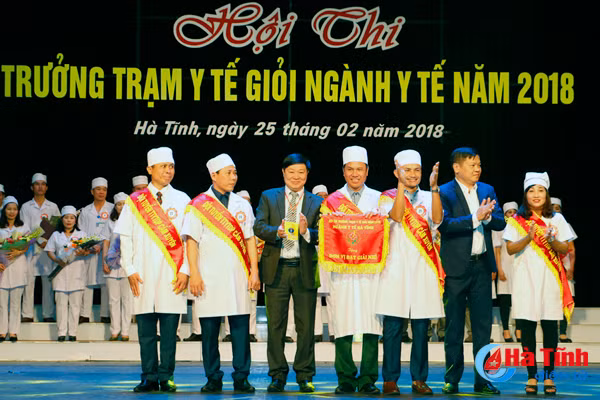 huong son nhat tap the hoi thi truong tram y te gioi ha tinh