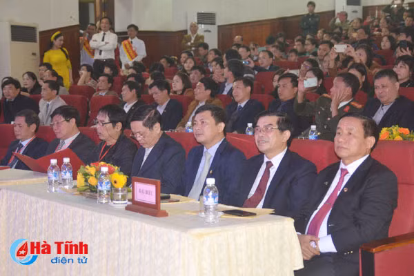 huong son nhat tap the hoi thi truong tram y te gioi ha tinh