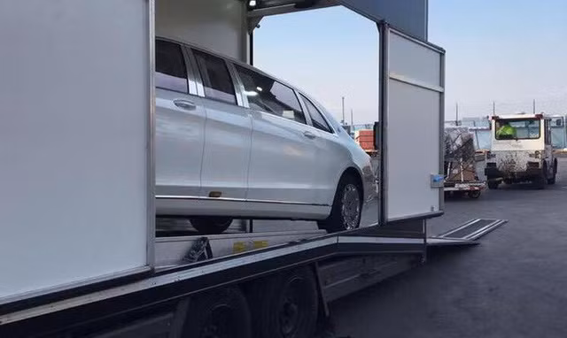 vua thong quan mercedes maybach s600 pullman dau tien viet nam da luon pho