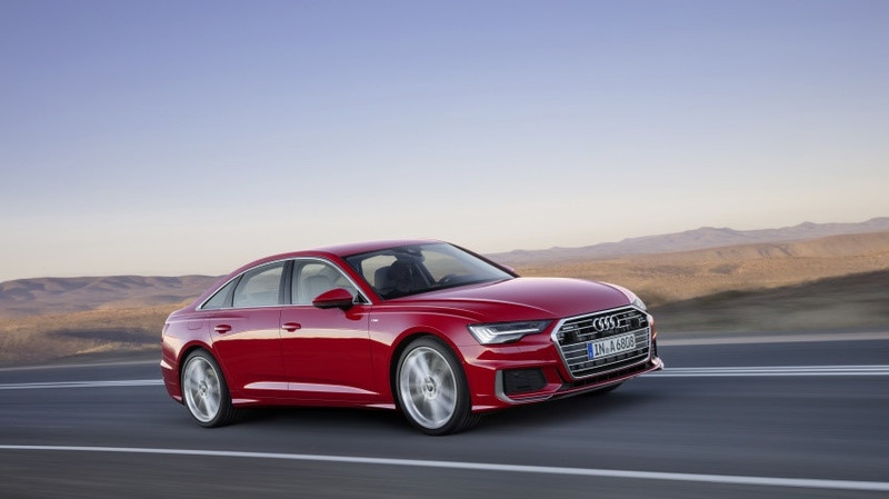 Audi A6 2019 còn sở hữu một loạt các hệ thống hỗ trợ lái xe (gói trí tuệ nhân tạo Audi AI) như đỗ xe tự động, Audi A6 có khả năng tự ra vào bãi xe một cách dễ dàng, hoặc có thể được điều khiển từ xa thông qua remote hoặc smartphone. Đây là một phần của gói hỗ trợ an toàn City Assist và Tour Assist. audi a6 2019 the he thu 8 ra mat voi cong nghe hybrid