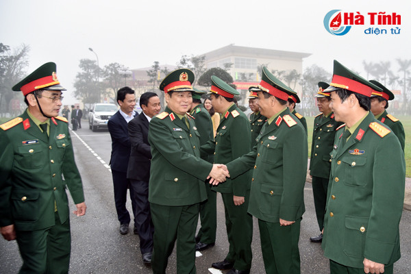 bo truong bo quoc phong ngo xuan lich tham va lam viec tai ha tinh