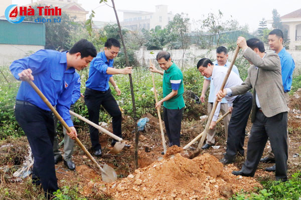 tuoi tre ha tinh soi noi huong ung thang thanh nien 2018