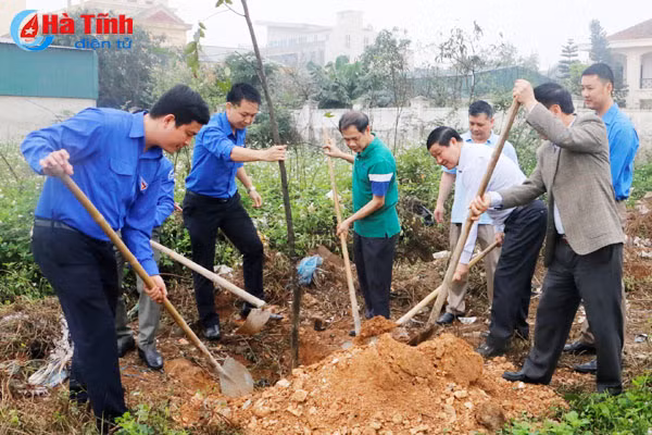 tuoi tre ha tinh soi noi huong ung thang thanh nien 2018
