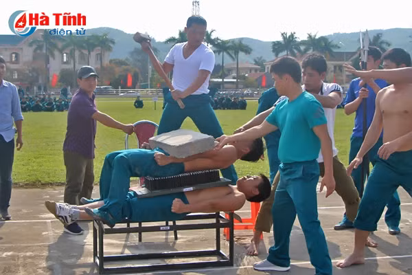 luc luong vu trang ha tinh ra quan huan luyen nam 2018