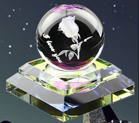 nhung mon qua tang doc dao va dat do ngay 8 3