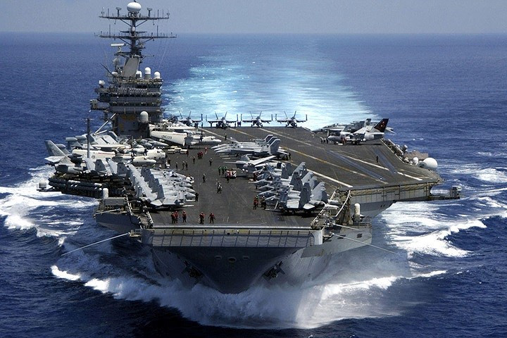 suc manh tau san bay carl vinson cua my sap cap cang viet nam