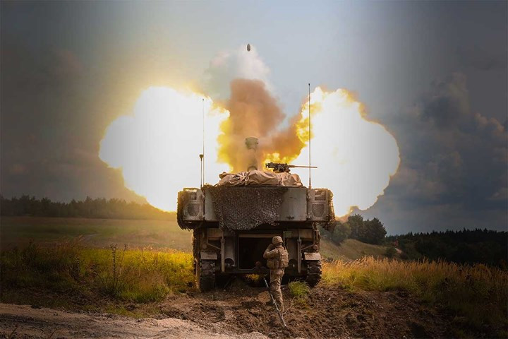 uy luc dang gom xe tang phao tu hanh cua quan doi my