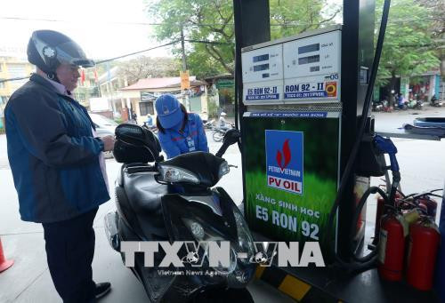 Giá xăng dầu trong nước biến động là do giá thành phẩm thế giới tăng ảnh 1 gia xang dau trong nuoc bien dong la do gia thanh pham the gioi tang