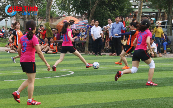 cung xem chi em phu nu thach ha tro tai da bong