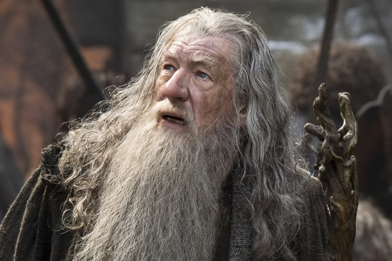 Ian McKellen: Ở tuổi 78, Ian McKellen là “cây đại thụ” trong làng diễn xuất. Nam diễn viên người Anh được biết tới nhiều nhất qua hai thương hiệu bom tấn The Lord of the Rings (vai Gandalf) và X-Men (vai Magneto), nhưng đồng thời còn góp mặt ở nhiều dự án nghệ thuật đáng chú ý như Gods and Monsters (1998) hay Richard III (1995). Tuy nhiên, Viện hàn lâm mới chỉ dành cho ông đúng hai đề cử Oscar, và không lần nào tài tử gạo cội được ra về với tượng vàng trên tay. Điều đó xem ra không xứng tầm với sự nghiệp đồ sộ và đáng nể của Ian McKellen. nhung ngoi sao vo duyen voi giai thuong oscar