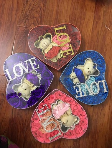 nhung mon qua tang doc dao va dat do ngay 8 3