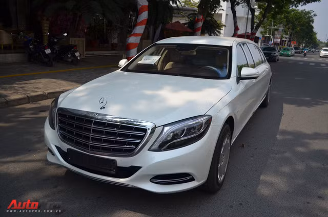 vua thong quan mercedes maybach s600 pullman dau tien viet nam da luon pho