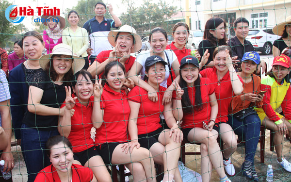 cung xem chi em phu nu thach ha tro tai da bong