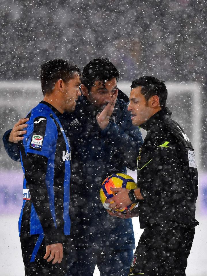 tran cua juventus bi hoan vi tuyet phu trang nhu san thuong chau