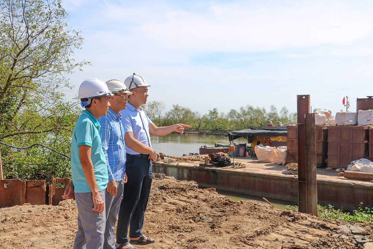 Các chủ đầu tư, đơn vị thi công dự án có sự phối hợp chặt chẽ nhằm tháo gỡ các khó khăn, vướng mắc trong quá trình thực hiện các dự án. 8-dau-tu-cong.jpg