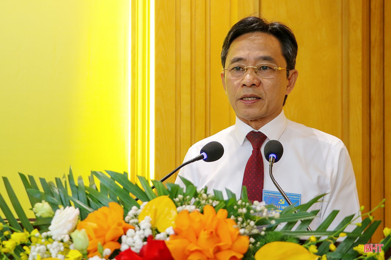Đồng chí Trần Thế Dũng - Phó Bí thư Thường trực Tỉnh ủy phát biểu chỉ đạo tại đại hội. bqbht_br_anh-dung-phat-bieu.jpg