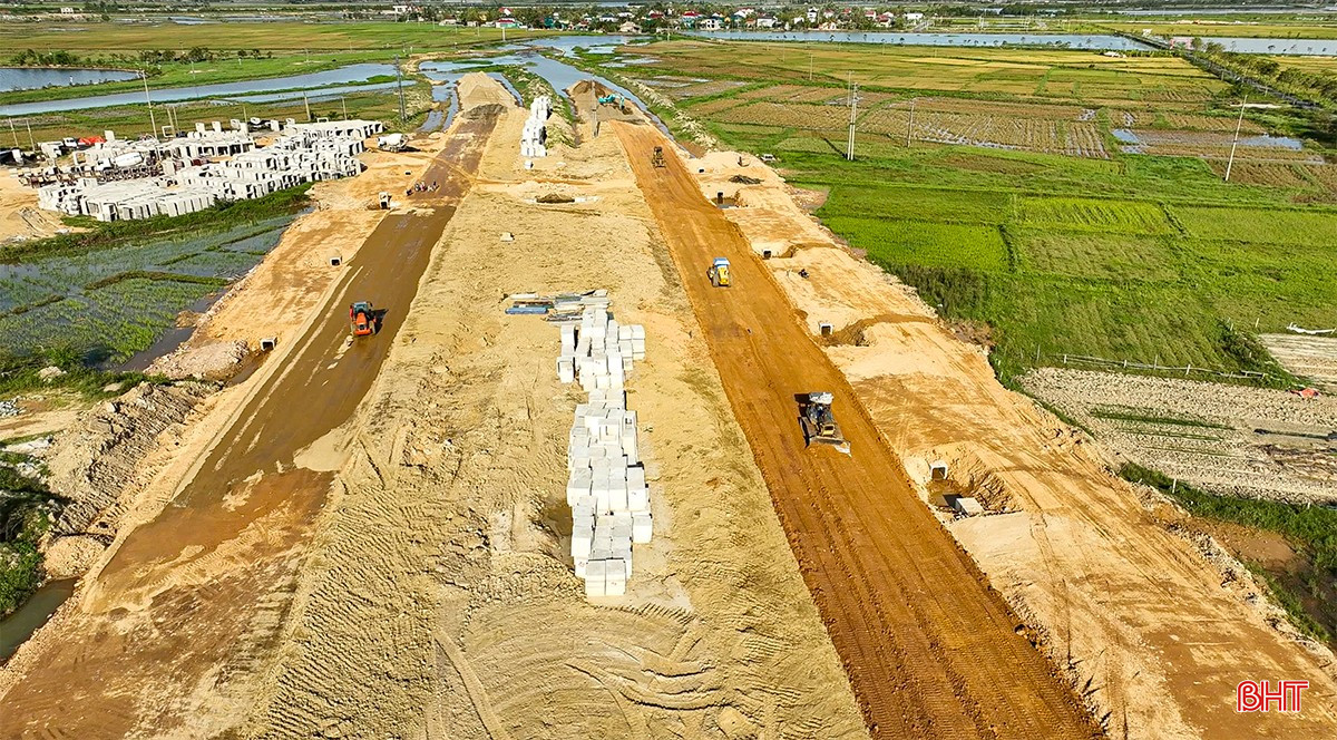 Dự án đường Xô viết Nghệ Tĩnh kéo dài về phía Đông, dài hơn 6,6km, tổng mức đầu tư gần 1.500 đồng đang được đẩy nhanh tiến độ. bqbht_br_7-giai-n-gan.jpg