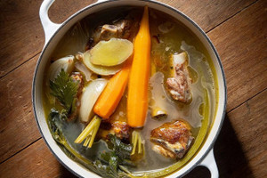 Giải mã những công dụng của nước hầm xương