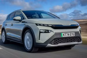 Người châu Âu giảm mua xe xăng, chuyển sang xe điện