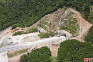 Hầm Đèo Bụt sẽ hoàn thành thi công mở rộng trong năm nay