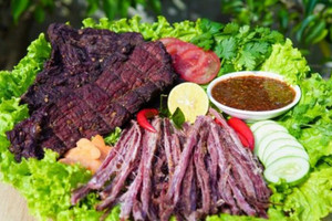 Thịt lợn gác bếp ăn như thế nào? Cách thưởng thức đúng chuẩn Tây Bắc