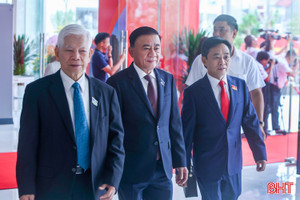 Các đồng chí lãnh đạo, nguyên lãnh đạo Đảng, Nhà nước dự Đại hội Đảng bộ Hà Tĩnh