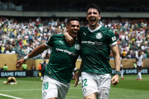 Đội đầu tiên vào tứ kết FIFA Club World Cup