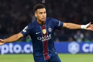PSG nhấn chìm Liverpool