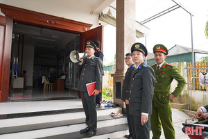 Cưỡng chế thi hành án với Công ty TNHH Dịch vụ thương mại và đầu tư xây dựng Phương Nam