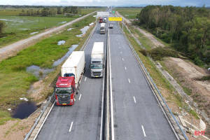 Những điều cần tránh tuyệt đối khi lái xe trên cao tốc