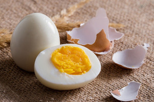 Thực hư thông tin trứng gà giả khiến người tiêu dùng lo lắng