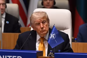 Ông Trump tuyên bố Mỹ sẽ "đánh mạnh vào Iran ngay đêm nay"
