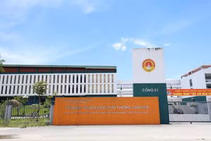 Bộ GD&ĐT chưa chốt cho học sinh chuyên Tuyên Quang thi lại Toán