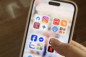 "Phát điên" khi không có điện thoại