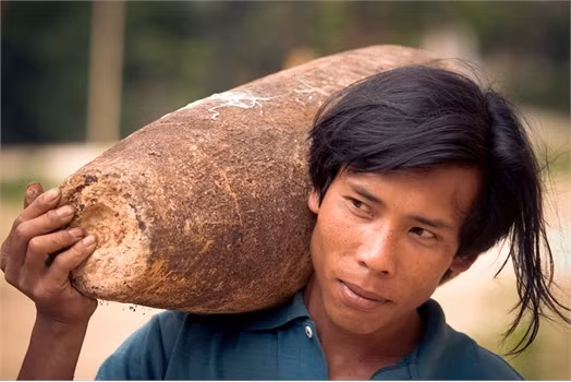 Sống cùng bom đạn thời hiện đại ảnh 2