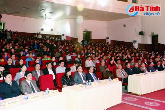 Giao lưu nghệ thuật “Người đi xây hồ Kẻ Gỗ” ảnh 2 Giao lưu nghệ thuật “Người đi xây hồ Kẻ Gỗ” ảnh 2