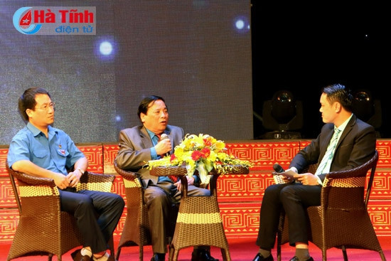 Giao lưu với các vị khách mời Giao lưu với các vị khách mời