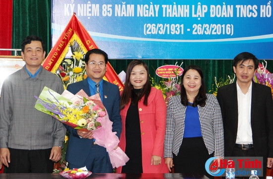 Các đơn vị chúc mừng Tỉnh đoàn Hà Tĩnh.