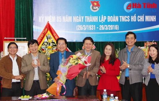 Lãnh đạo tỉnh chúc mừng Tỉnh đoàn Hà Tĩnh nhân ngày truyền thống ảnh 4