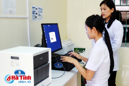 Bệnh viện Phổi Hà Tĩnh áp dụng kỹ thuật Xpert MTB/RIF cho kết quả chỉ trong vòng 2 giờ, giảm chi phí điều trị cho người bệnh.
